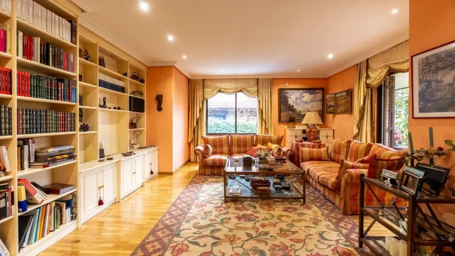 6 bedrooms house for sale , Madrid, Spain No. 431 № 2