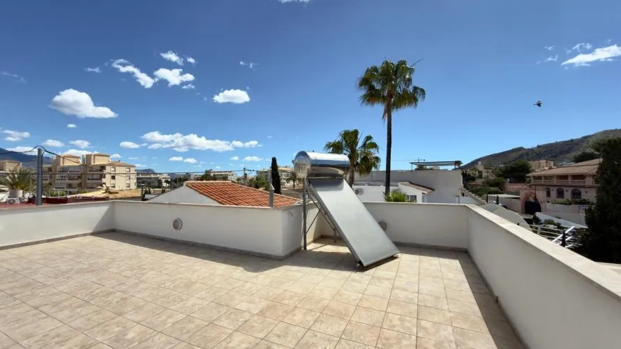 4 bedrooms house for sale, Albir, Spain No. 711 № 16