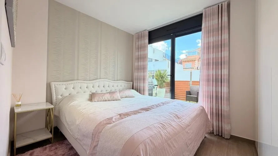 5 bedrooms villa for sale, Torrevieja, Spain No. 707 № 16
