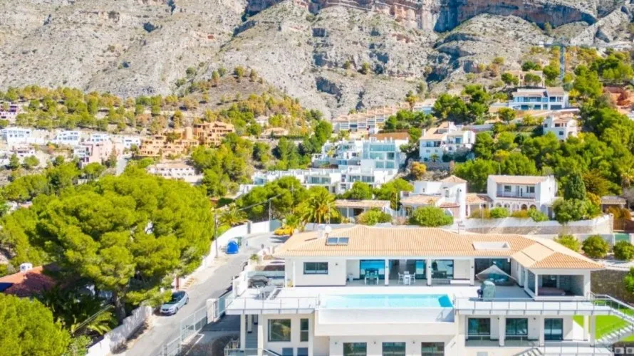5 bedrooms villa for sale, Zona Altea Hills, Spain No. 703 № 1