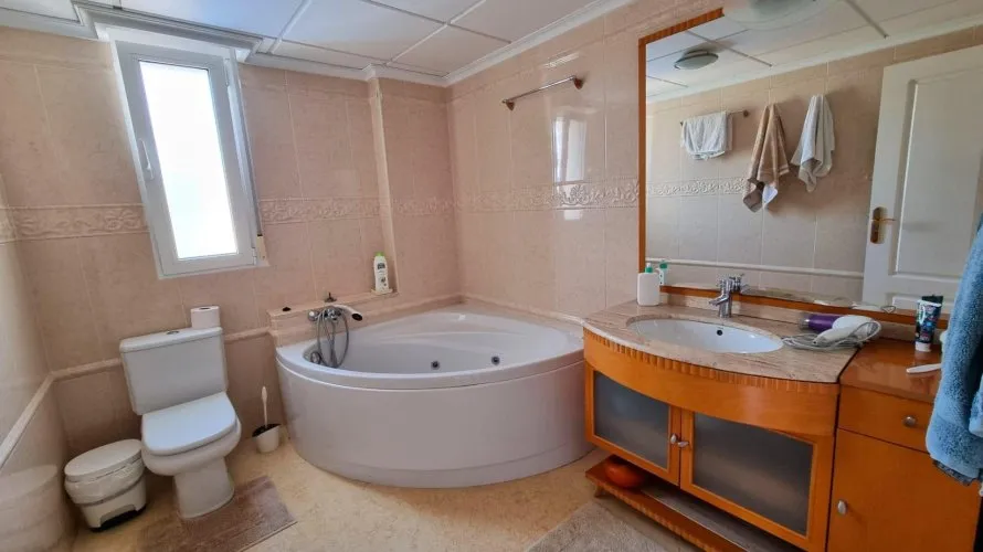 239m² villa for sale , Torrevieja, Spain No. 426 № 5