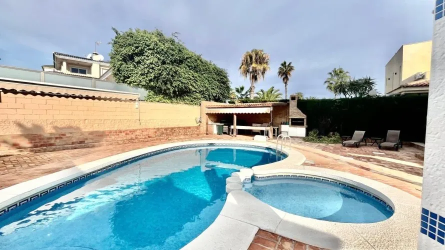 4 bedrooms villa for sale , Torrevieja, Spain No. 424 № 4