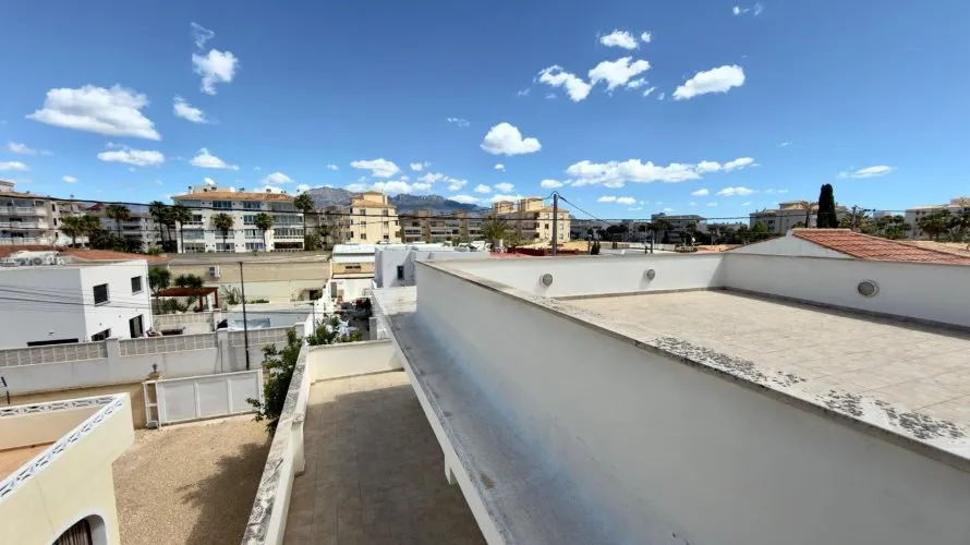 4 bedrooms house for sale, Albir, Spain No. 711 № 21