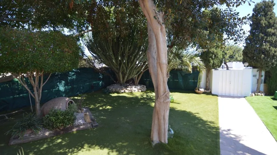 4 bedrooms villa for sale , Torrevieja, Spain No. 409 № 19