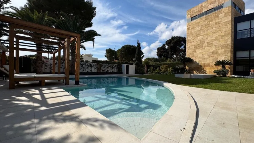7 bedrooms villa for sale , Dehesa De Campoamor, Spain No. 404 № 24