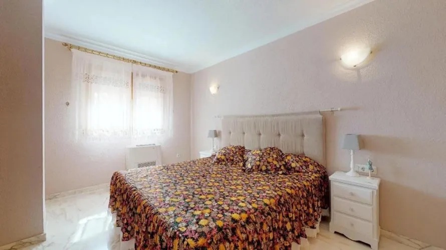 7 bedrooms villa for sale , Maryvilla, Spain No. 486