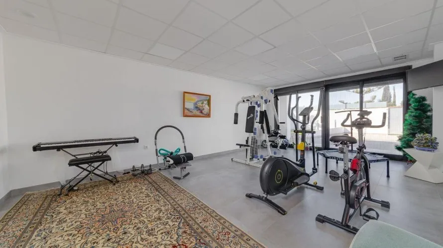 461m² villa for sale, Torrevieja, Spain No. 652 № 2