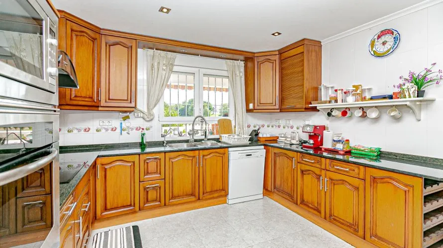 185m² villa for sale, Castilblanco de los Arroyos, Spain No. 756 № 6