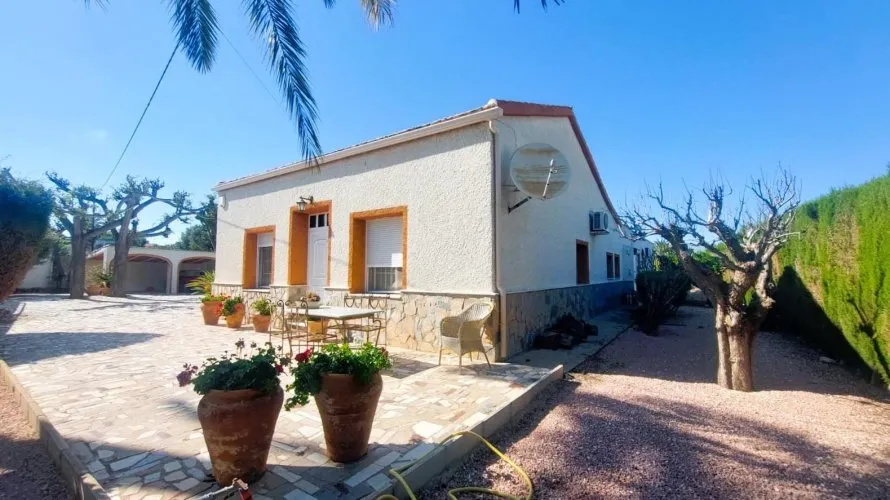 5 bedrooms house for sale, La Marina, Spain No. 737 № 1