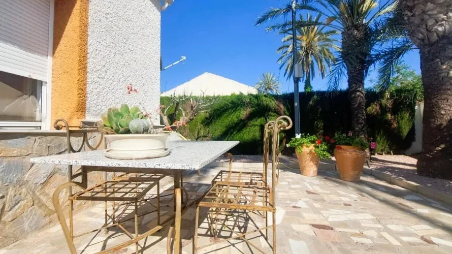 5 bedrooms house for sale, La Marina, Spain No. 737 № 5