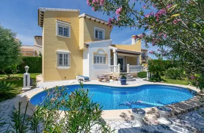 194m² villa for sale, Alicante, Spain No. 763
