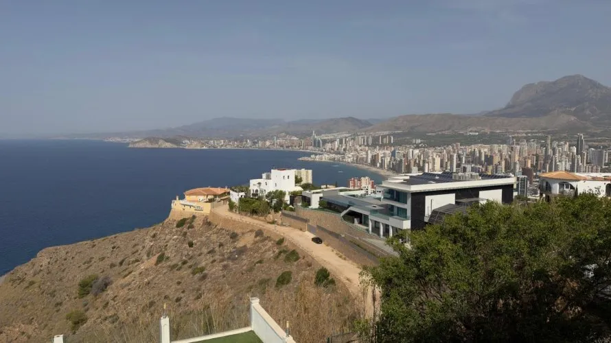 7 bedrooms villa for sale, Benidorm, Spain No. 796 № 2