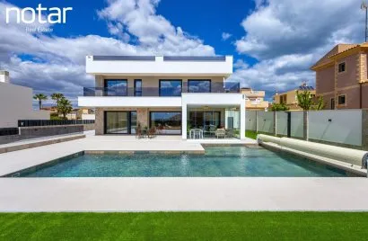 234m² villa for sale, Torrevieja, Spain No. 795