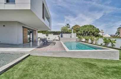 5 bedrooms villa for sale, Alicante, Spain No. 791