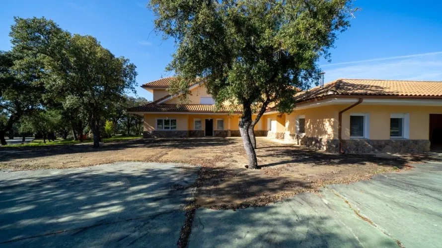 8 bedrooms house for sale, Colmenarejo, Spain No. 767 № 27