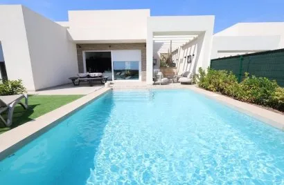 3 bedrooms villa for sale, Algorfa, Spain No. 765