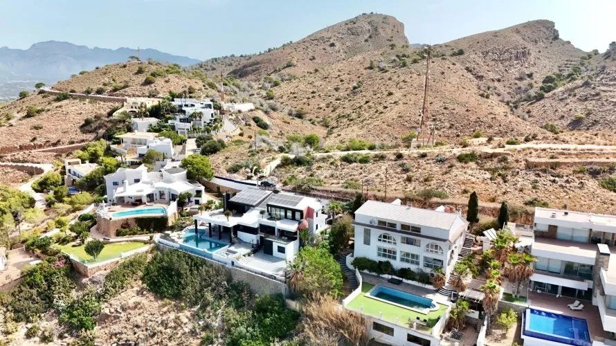 7 bedrooms villa for sale, Benidorm, Spain No. 796 № 9
