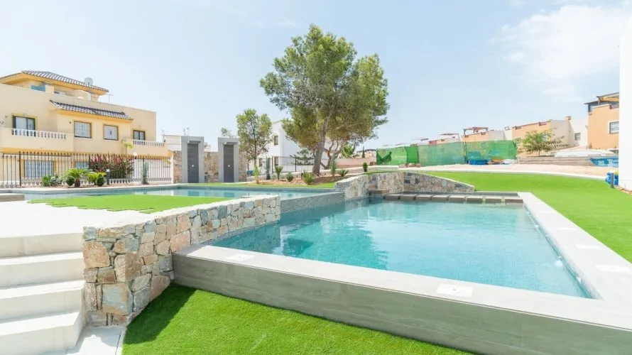 3 bedrooms bungalow for sale, Los Balcones, Spain No. 792 № 3