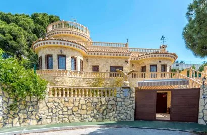 4 bedrooms villa for sale, Campoamor, Spain No. 761