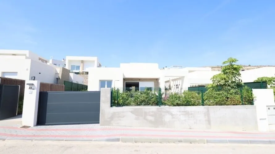 3 bedrooms villa for sale, Algorfa, Spain No. 765