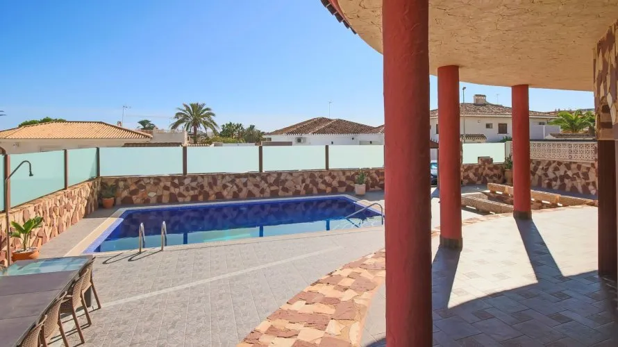 624m² villa for sale, La Zenia, Spain No. 807 № 5