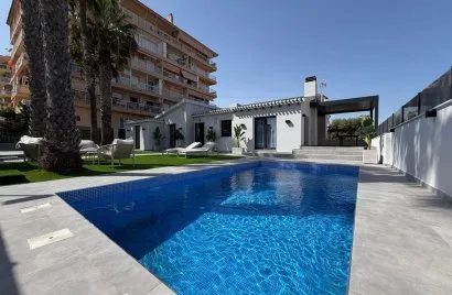 4 bedrooms villa for sale, Torrevieja, Spain No. 844
