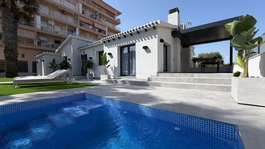 4 bedrooms villa for sale, Torrevieja, Spain No. 844 № 11