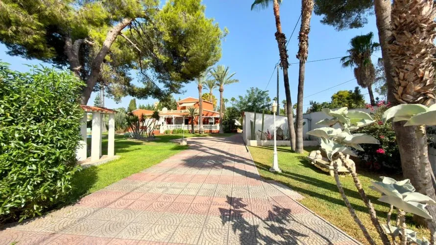 5 bedrooms villa for sale, Benidorm, Spain No. 847 № 17