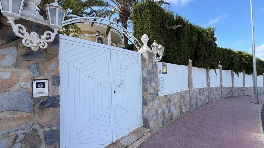 6 bedrooms villa for sale, Rojales, Spain No. 834 № 26