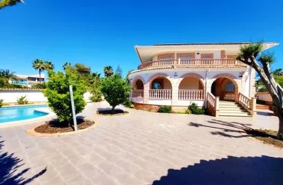 4 bedrooms villa for sale, Rojales, Spain No. 850