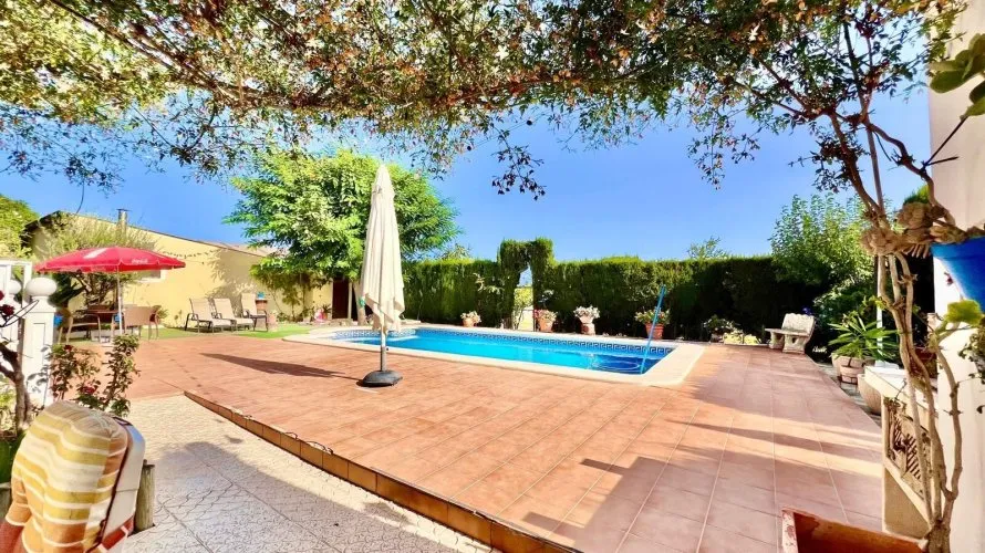 3 bedrooms villa for sale, Daya Vieja, Spain No. 856