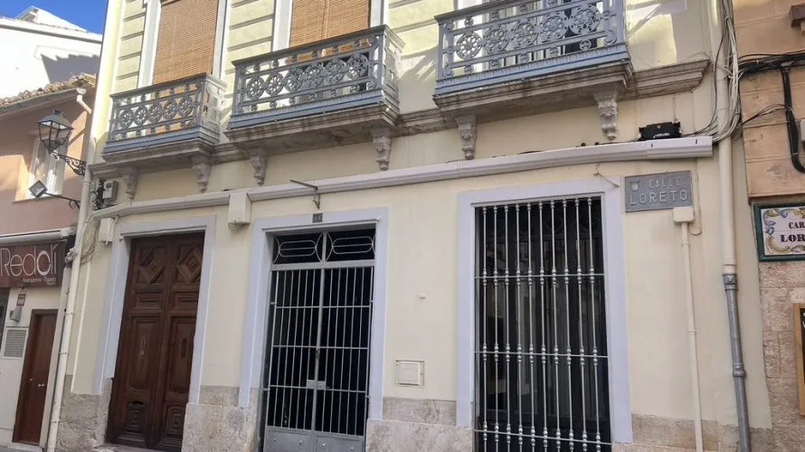 519m² house for sale, Calvarrasa de Abajo, Spain No. 868 № 2