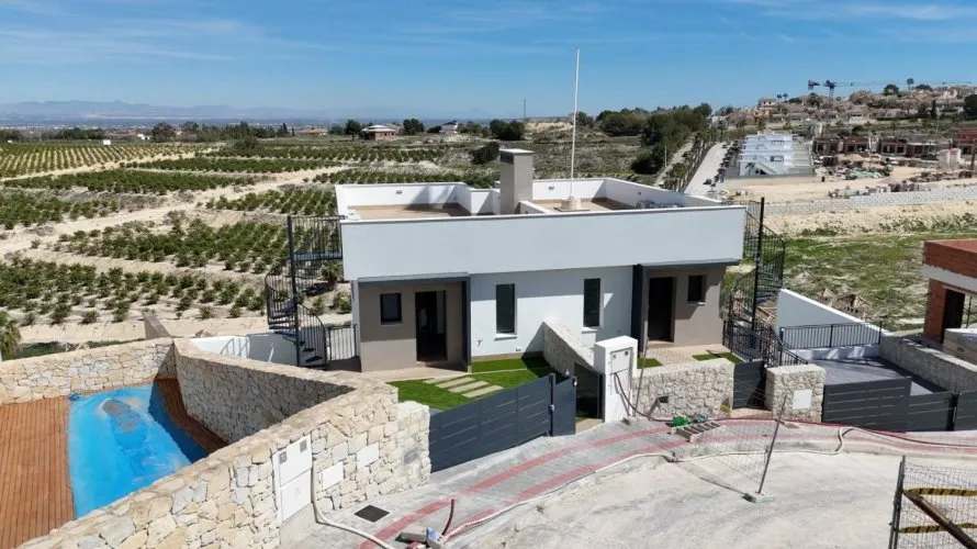 6 bedrooms villa for sale, Algorfa, Spain No. 888 № 15